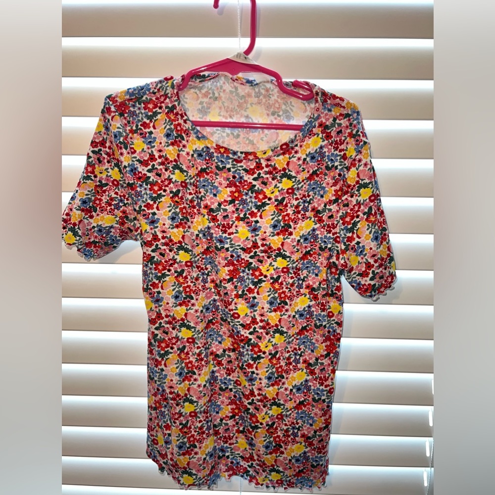 Floral girls H&M shirt
